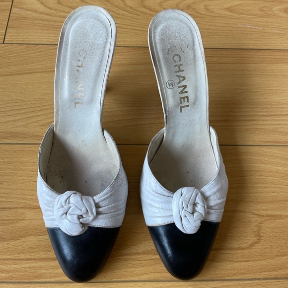 Vintage Chanel Mules - Picture 5 of 6